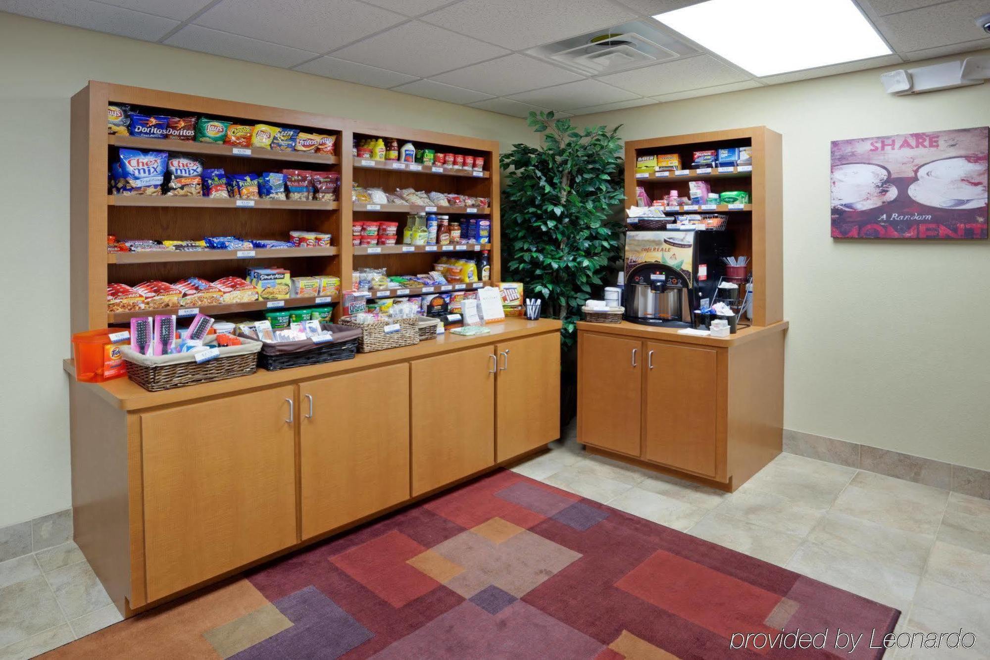 Candlewood Victoria By Ihg Facilities photo